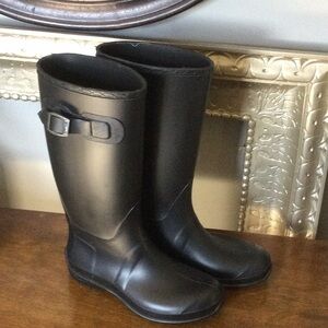 Black Tall Rain Boots